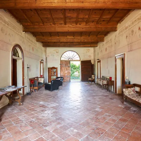 Corte Pagliare Deserto, Antico Palazzo Con Piscina Vila