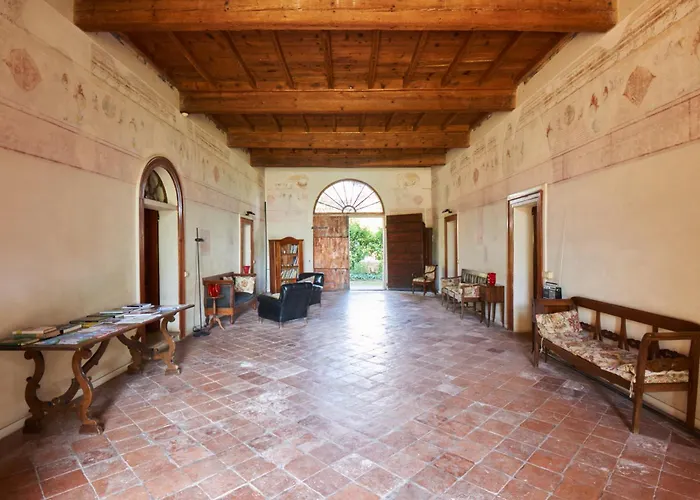 Corte Pagliare Deserto, Antico Palazzo Con Piscina Villa